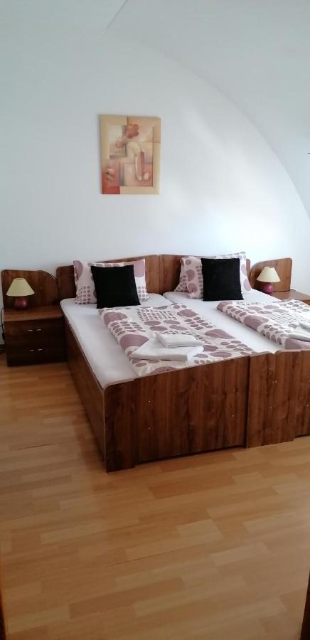 Pension Magnolia Trenčín Εξωτερικό φωτογραφία